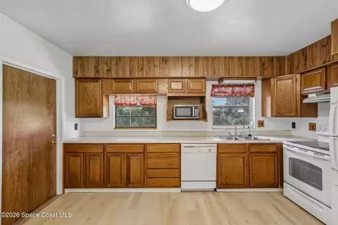 230 Gray Rd, Melbourne, FL 32904 photo 13