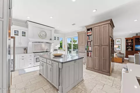 Kitchen - 339 Cocoa Ave, Indialantic, FL 32903 photo 6 of 14