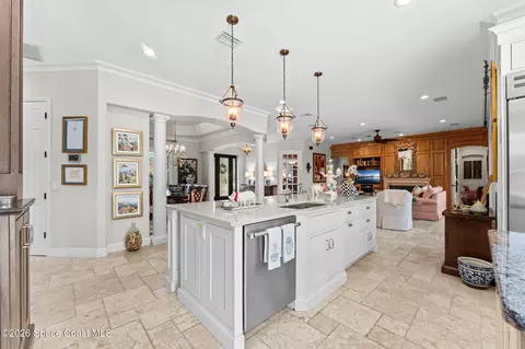 Kitchen - 339 Cocoa Ave, Indialantic, FL 32903 photo 13 of 14
