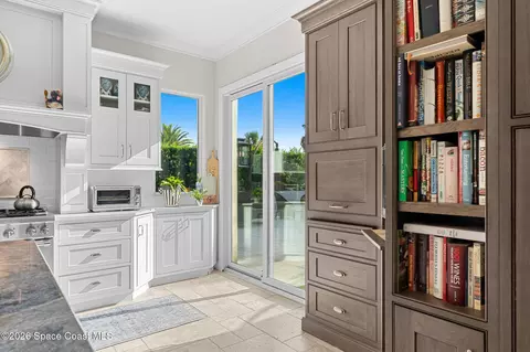 Kitchen - 339 Cocoa Ave, Indialantic, FL 32903 photo 5 of 14