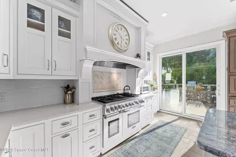 Kitchen - 339 Cocoa Ave, Indialantic, FL 32903 photo 7 of 14