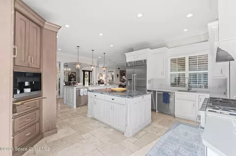 Kitchen - 339 Cocoa Ave, Indialantic, FL 32903 photo 11 of 14