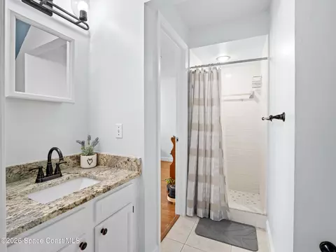 Bath - 1680 Clover Cir, Melbourne, FL 32935 photo 1 of 4