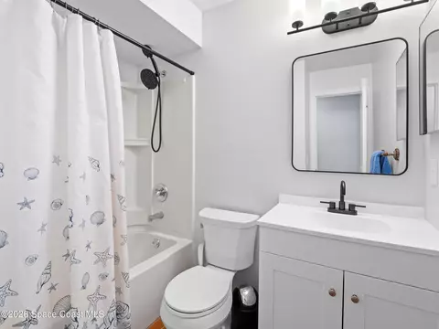 Bath - 1680 Clover Cir, Melbourne, FL 32935 photo 4 of 4