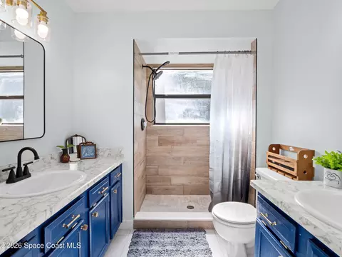 Bath - 1680 Clover Cir, Melbourne, FL 32935 photo 2 of 4