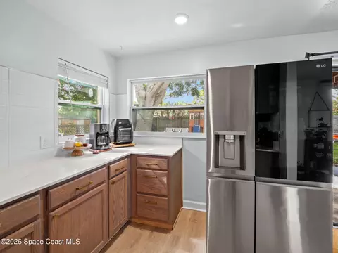 Kitchen - 1680 Clover Cir, Melbourne, FL 32935 photo 4 of 4