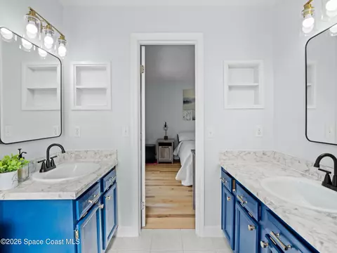 Bath - 1680 Clover Cir, Melbourne, FL 32935 photo 3 of 4