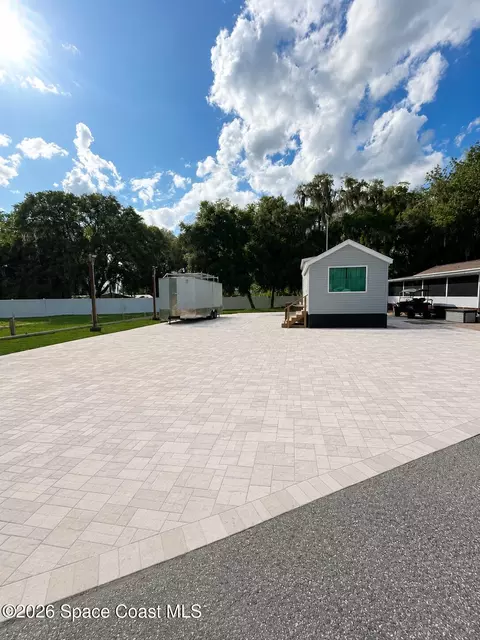 25091 NE 143rd Pl, Fort Mc Coy, FL 32134
