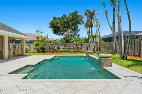 Exterior - 5775 Sheffield Pl, Melbourne, FL 32940 photo 2 of 9