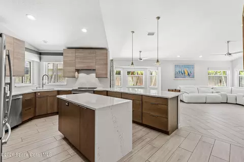 Kitchen - 5775 Sheffield Pl, Melbourne, FL 32940 photo 2 of 4