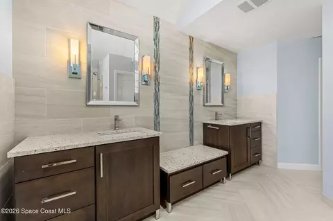 Bath - 5775 Sheffield Pl, Melbourne, FL 32940 photo 3 of 5