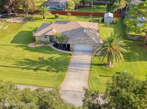 120 Nesbitt St NE, Palm Bay, FL 32907