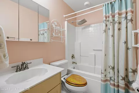 Bath - 3844 Long Leaf Dr, Melbourne, FL 32940 photo 3 of 3