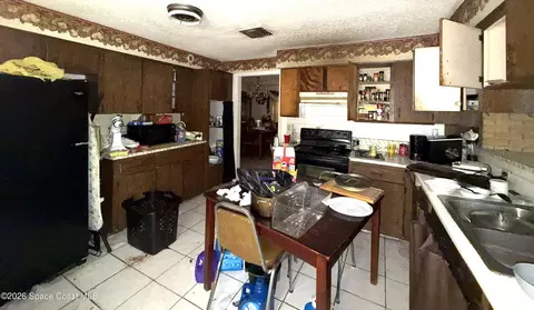 Kitchen - 4200 Devoe Ave, Cocoa, FL 32927 photo 1 of 2