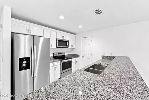 Kitchen - 33 Ella St, Melbourne, FL 32935 photo 1 of 3
