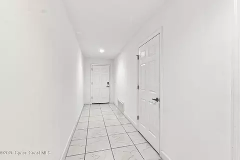 Entry Way - 33 Ella St, Melbourne, FL 32935 photo 2 of 3