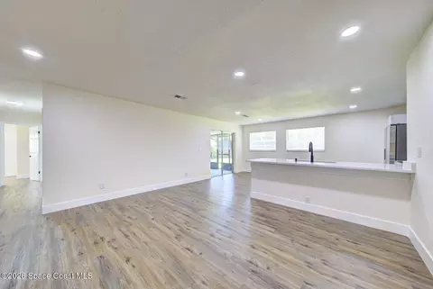 Living - 5433 Bridge Rd, Cocoa, FL 32927 photo 3 of 4