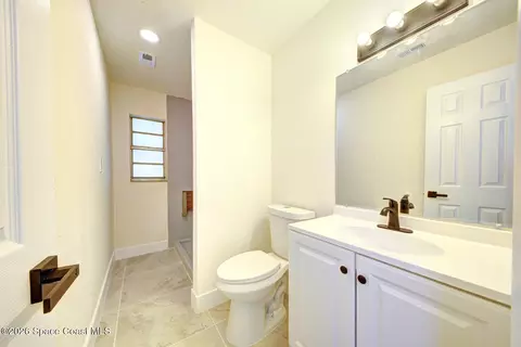 Bath - 5433 Bridge Rd, Cocoa, FL 32927 photo 2 of 2