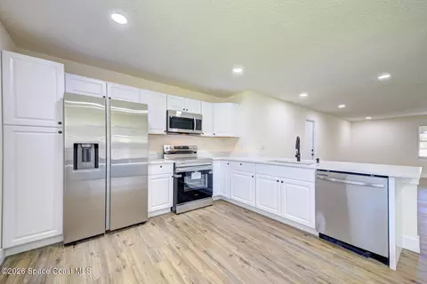 Kitchen - 5433 Bridge Rd, Cocoa, FL 32927 photo 1 of 1