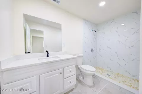 Bath - 5433 Bridge Rd, Cocoa, FL 32927 photo 1 of 2