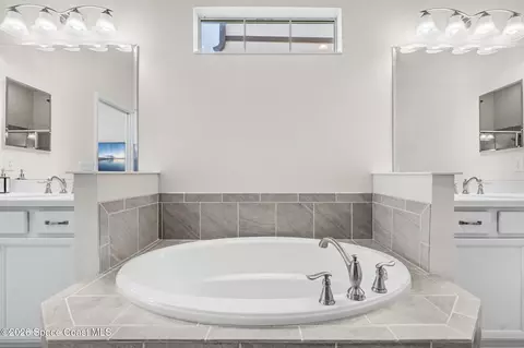 Bath - 2484 Addison Dr, Melbourne, FL 32940 photo 5 of 6