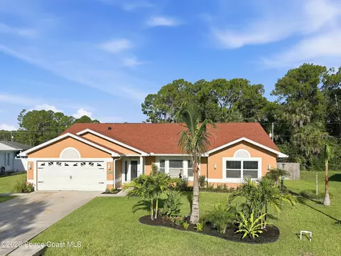 1560 Gisinger Ct NW, Palm Bay, FL 32907