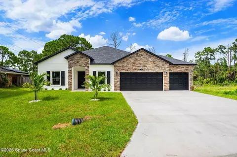 1061 Towhlen St SE, Palm Bay, FL 32909