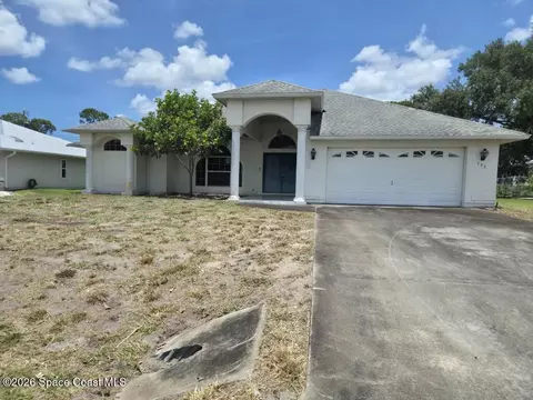 156 Day Dr, Sebastian, FL 32958
