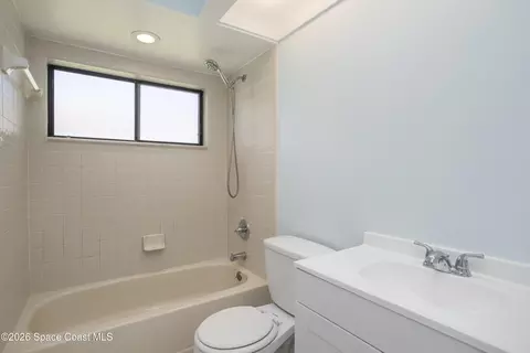 Bath - 367 Cypress Point Dr, Melbourne, FL 32940 photo 3 of 3