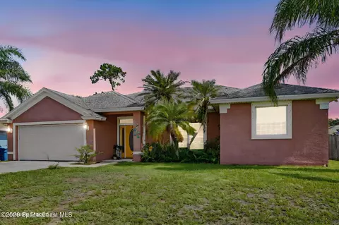 671 Americana Blvd NW, Palm Bay, FL 32907