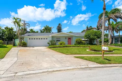 565 W Gateway Ct, Merritt Island, FL 32952