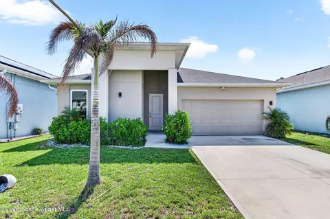 1068 Corbin Cir SW, Palm Bay, FL 32908