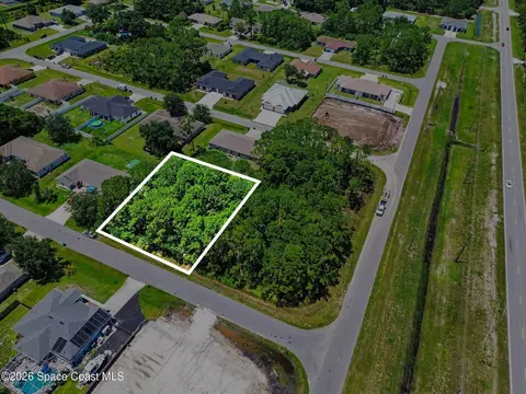 1681 Desco St SE, Palm Bay, FL 32909