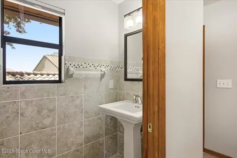 Bath - 730 Kerry Downs Cir, Melbourne, FL 32940 photo 3 of 3