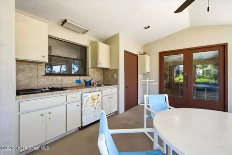 Kitchen - 730 Kerry Downs Cir, Melbourne, FL 32940 photo 11 of 11