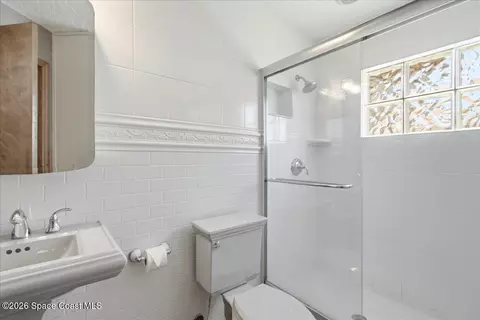 Bath - 730 Kerry Downs Cir, Melbourne, FL 32940 photo 2 of 3