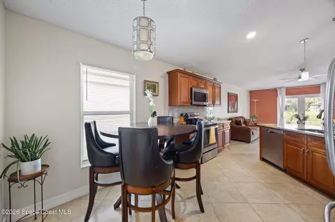 Dining - 650 Benton Dr, Melbourne, FL 32901 photo 2 of 2