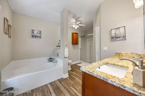 Bath - 650 Benton Dr, Melbourne, FL 32901 photo 2 of 5