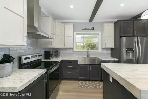 Kitchen - 7604 Boxelder Rd, Micco, FL 32976 photo 4 of 4