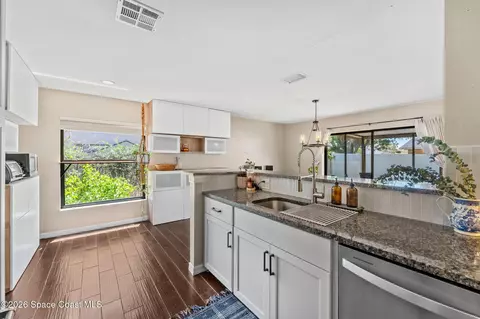 Kitchen - 917 Yorktowne Dr, Rockledge, FL 32955 photo 2 of 4