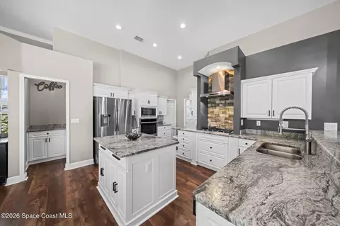 Kitchen - 842 Thrasher Dr, Rockledge, FL 32955 photo 3 of 8