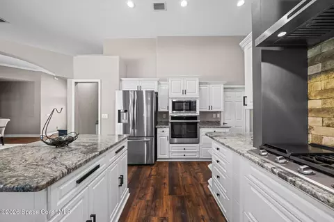 Kitchen - 842 Thrasher Dr, Rockledge, FL 32955 photo 5 of 8