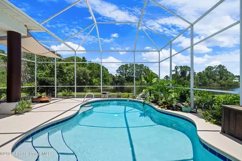 Exterior - 842 Thrasher Dr, Rockledge, FL 32955 photo 4 of 6