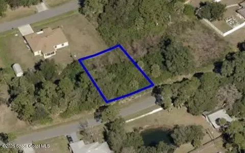 749 Fairhope St SE, Palm Bay, FL 32909