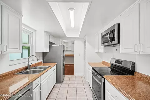 Kitchen - 886 Barris Ln, Rockledge, FL 32955 photo 2 of 3