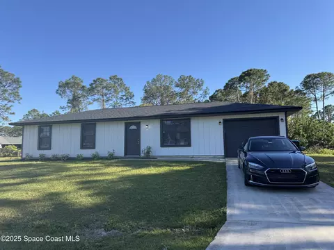 696 Harrington St SW, Palm Bay, FL 32908