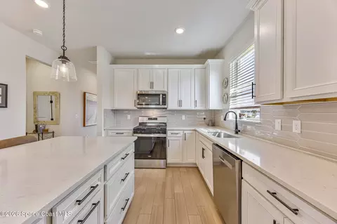 Kitchen - 3063 Tidepool Pl, Melbourne, FL 32940 photo 4 of 5
