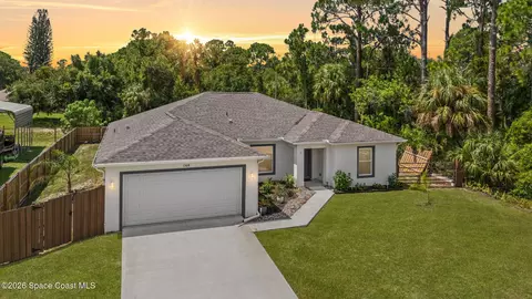 1368 Schneider St SW, Palm Bay, FL 32908