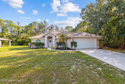 585 Sea Fury Ave SW, Palm Bay, FL 32908