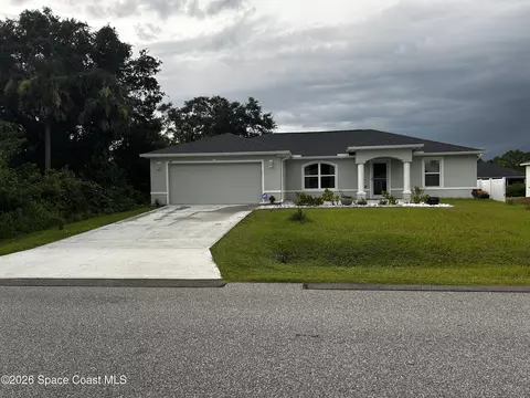 598 Brickell St SE, Melbourne, FL 32908
